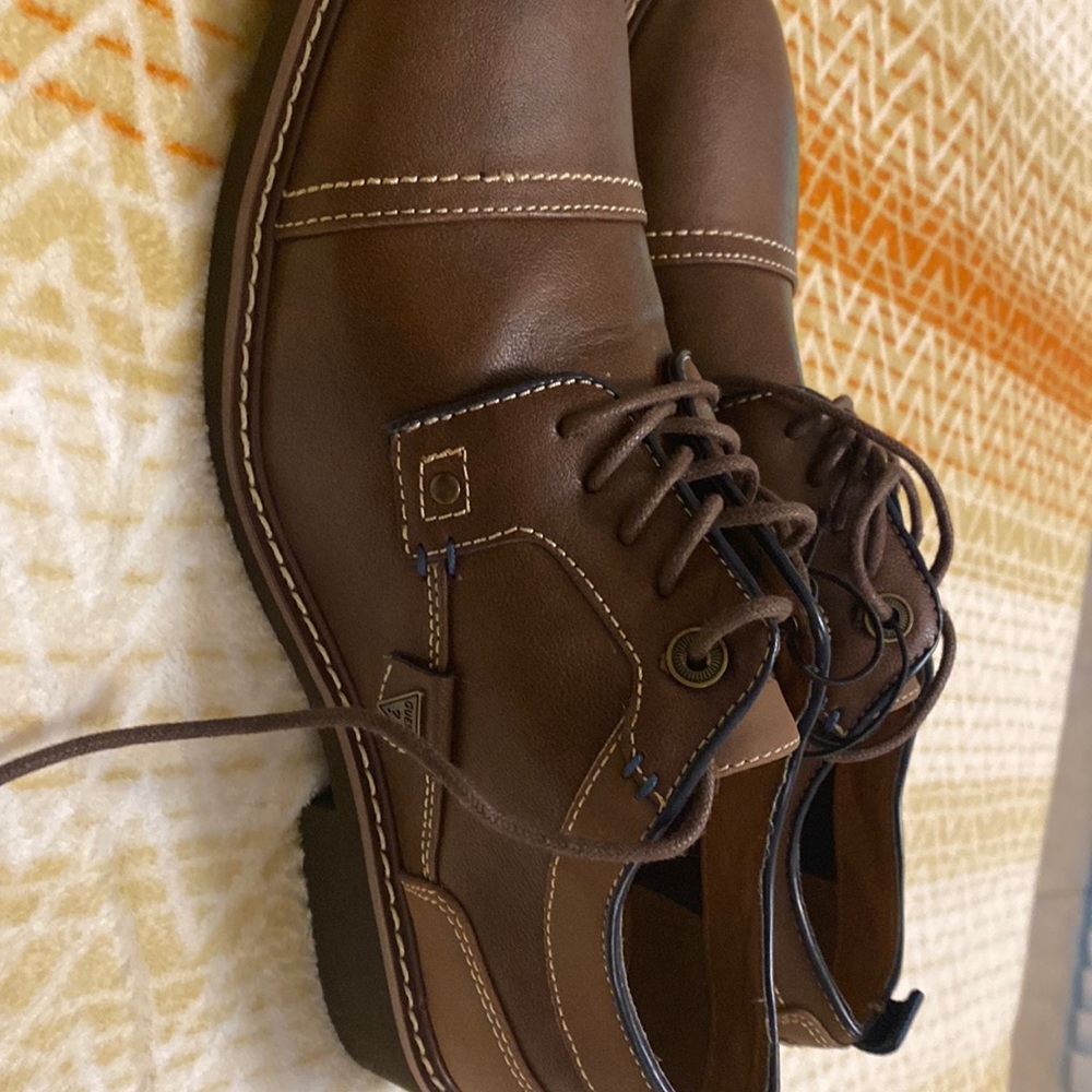 New Men shoes size 8